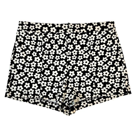 Forever 21 High Rise Stretchy Black and White Floral High Waited Short Shorts - Picture 1 of 4